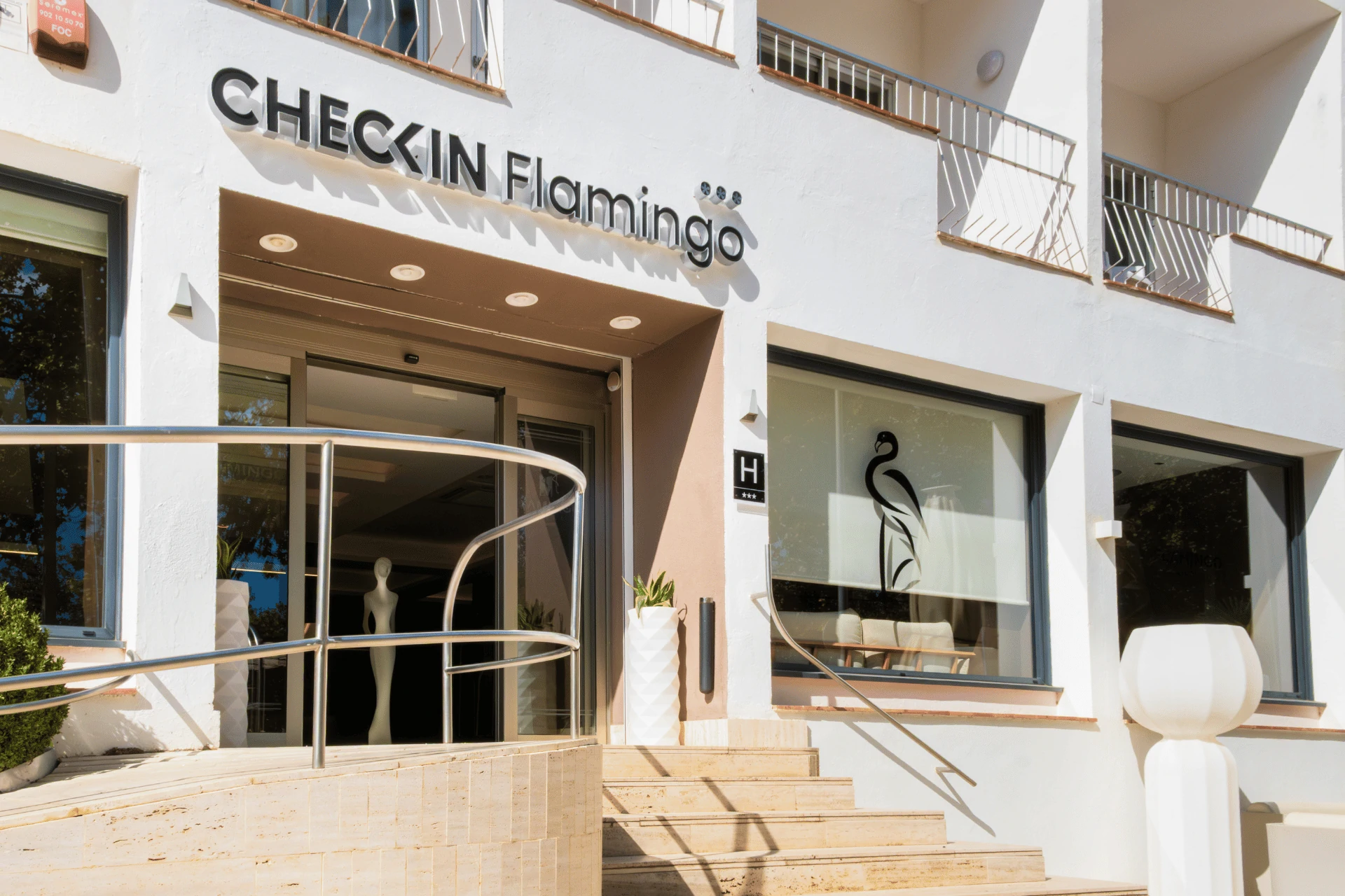 Checkin Flamingo Hotel | Estartit | Official Website